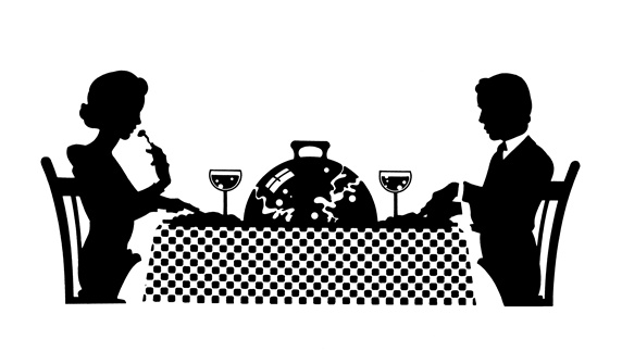 Couple eating dinner in restaurant